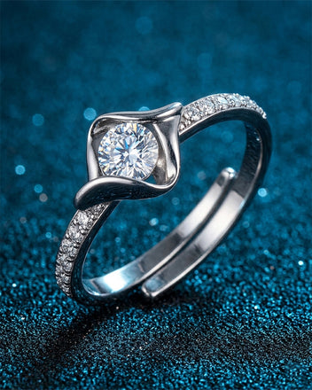 Silver Livia Solitaire Finger Ring