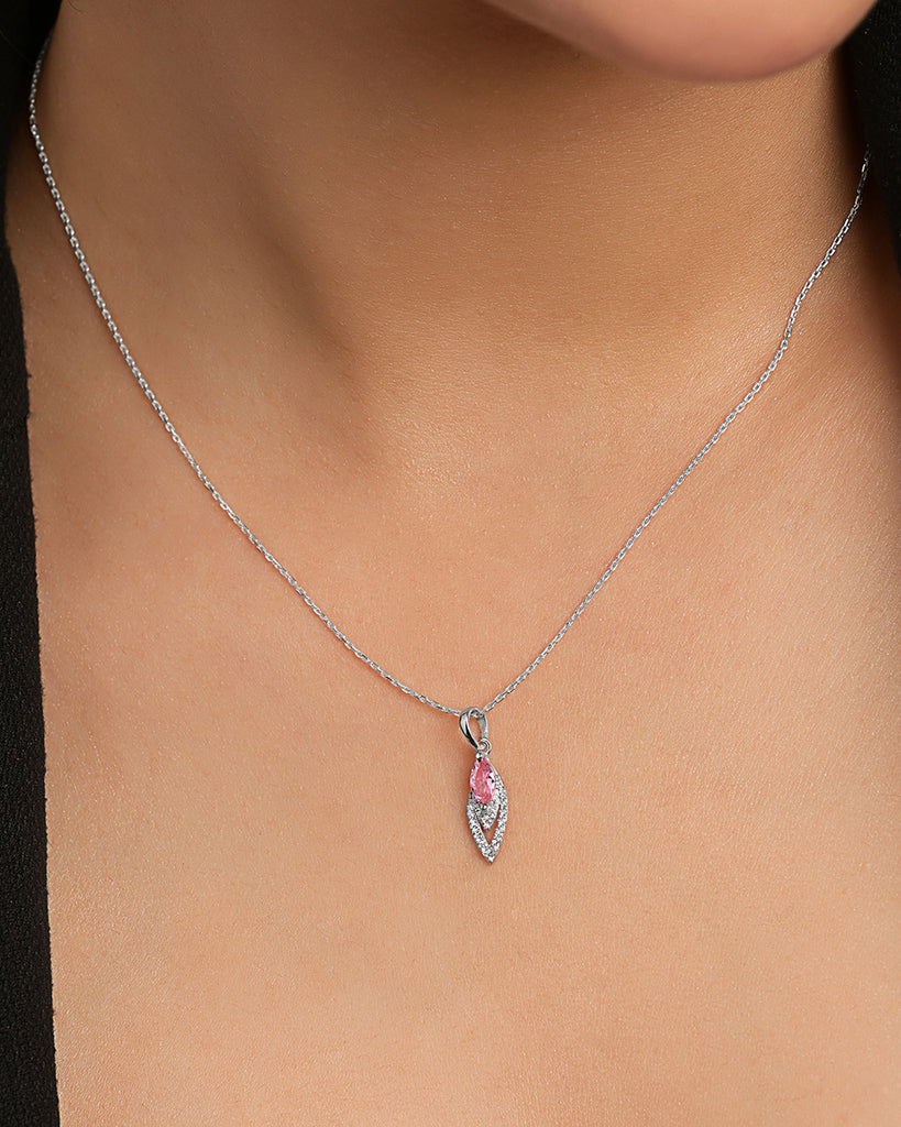 Silver Vennie Pendant with Chain