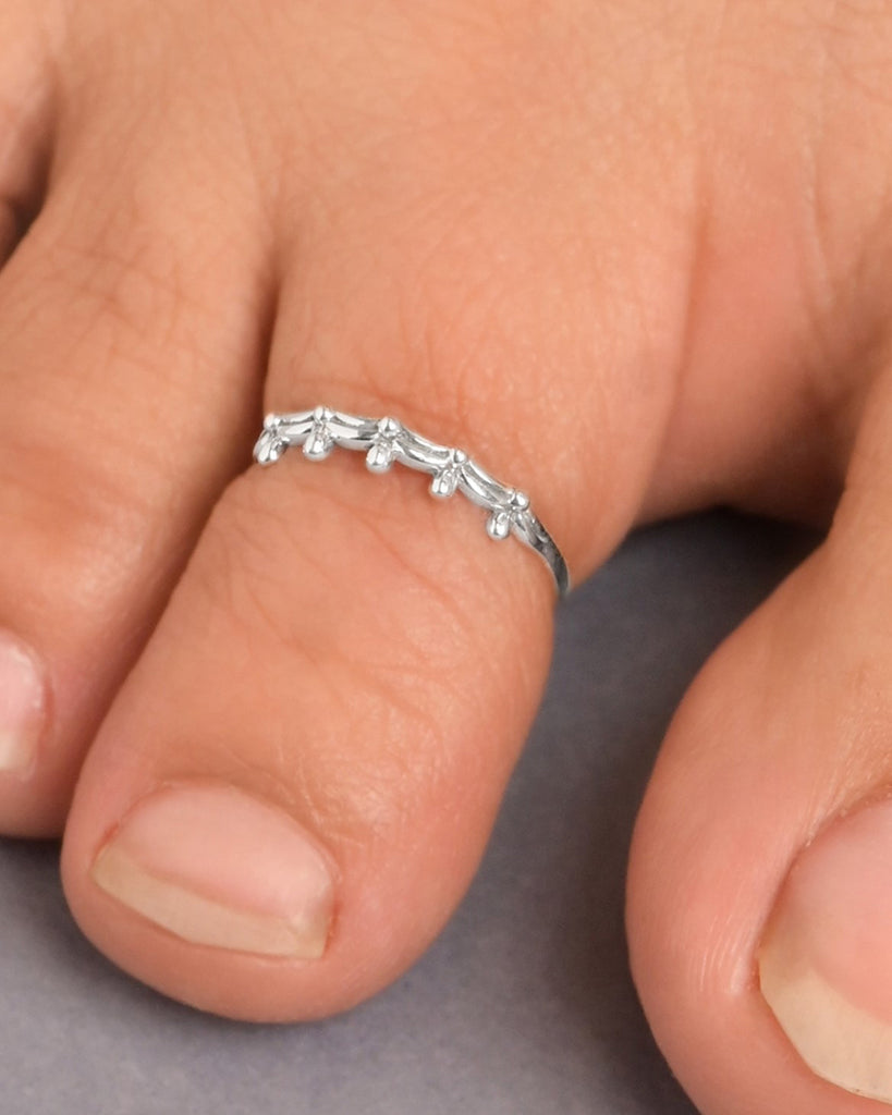 Silver Curtain Toe Rings Pair